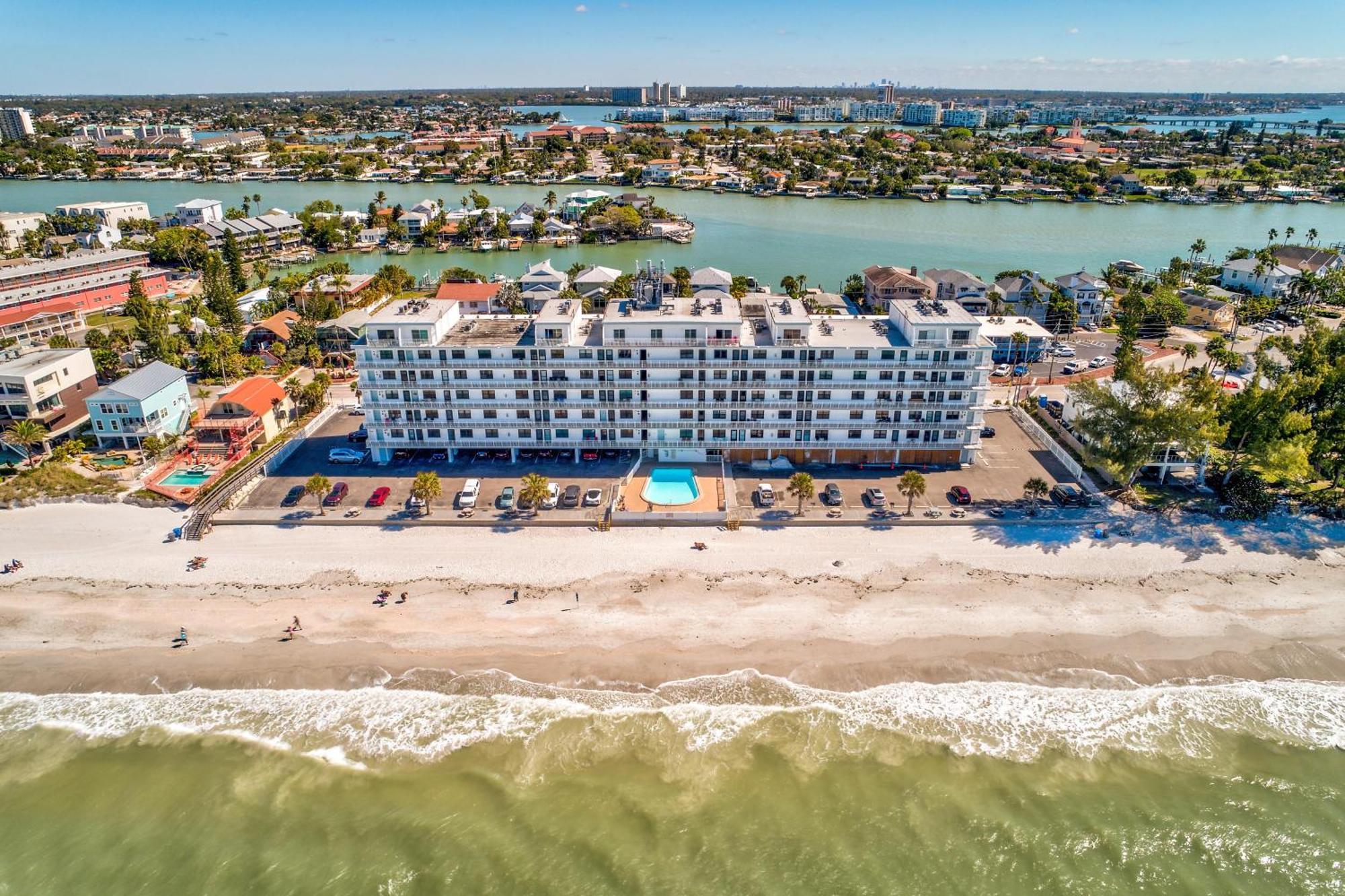 Sunset Chateau 409 Сейнт Пийт Бийч Екстериор снимка